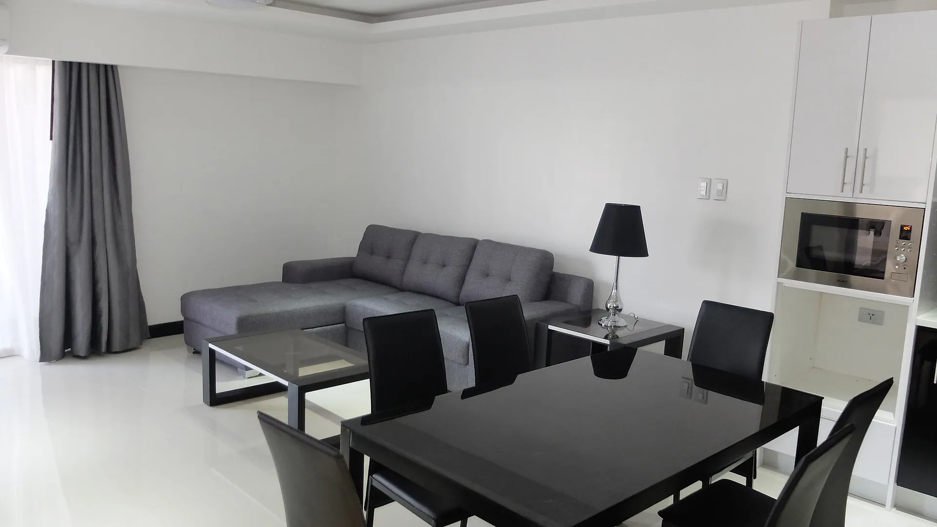 Zeppelin Suites Ángeles 0*,  Filipinas
