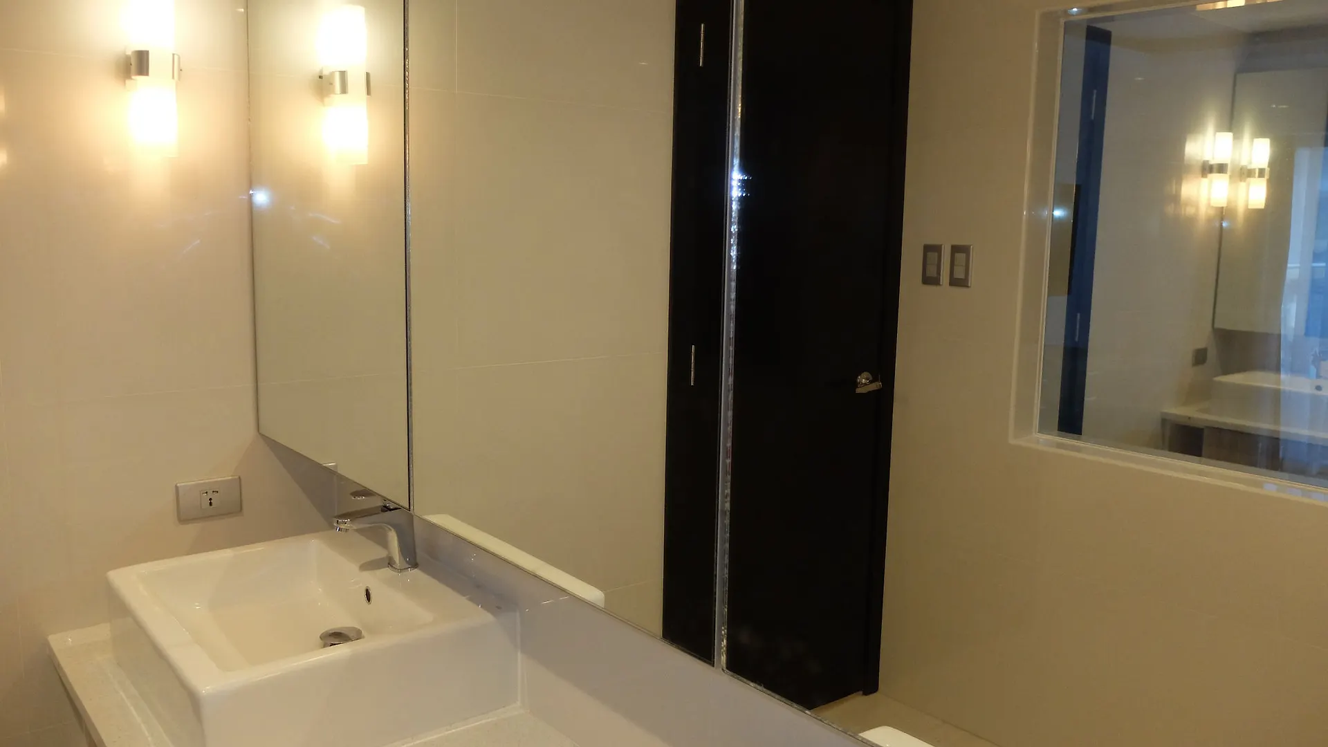 Zeppelin Suites Ángeles 0*,  Filipinas