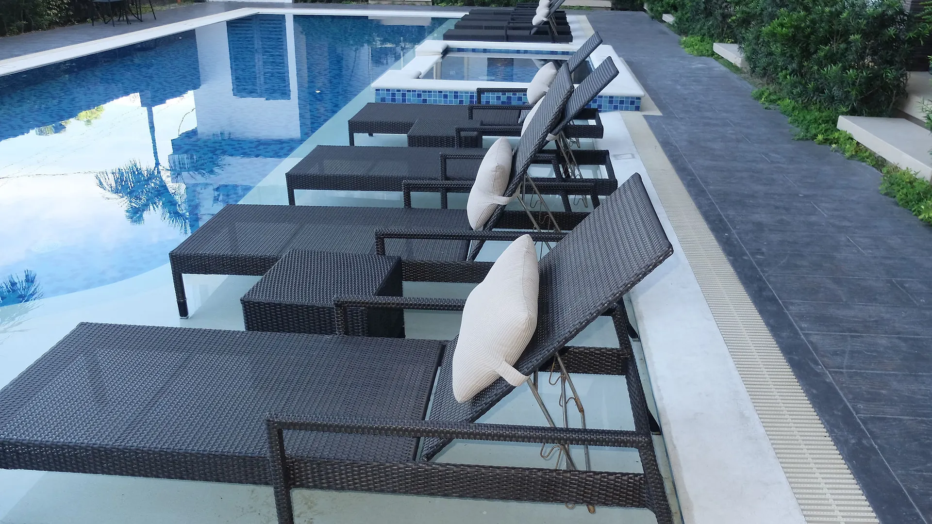 Zeppelin Suites Ángeles Filipinas